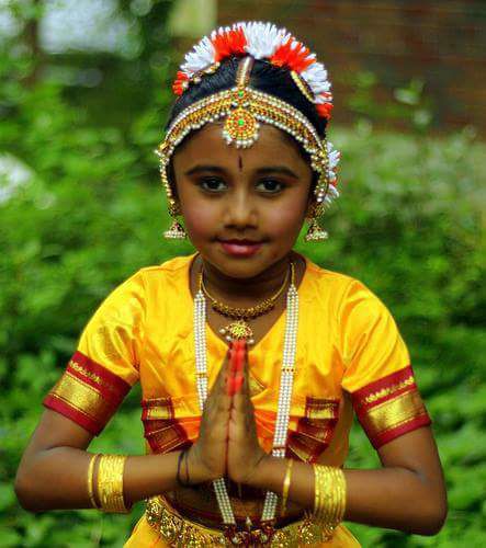 Namaste - Danceuse enfant de l'Inde